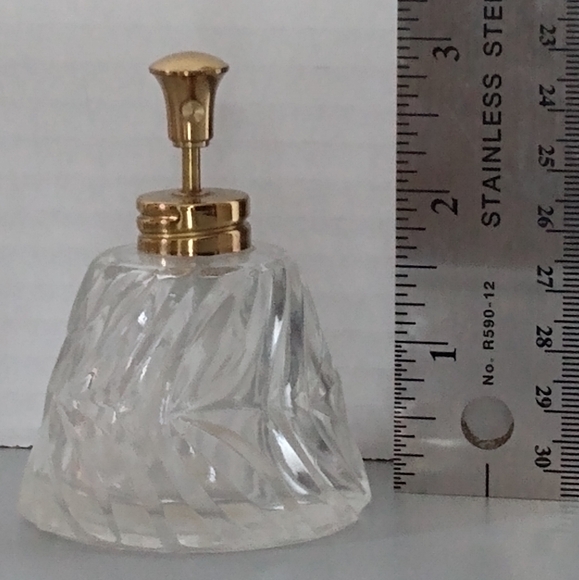Vintage Gold Tone Atomizer - Picture 6 of 7